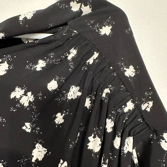 Chelsea28 flutter sleeve ruched dress. NWOT’s Size 1 - Picture 7 of 8